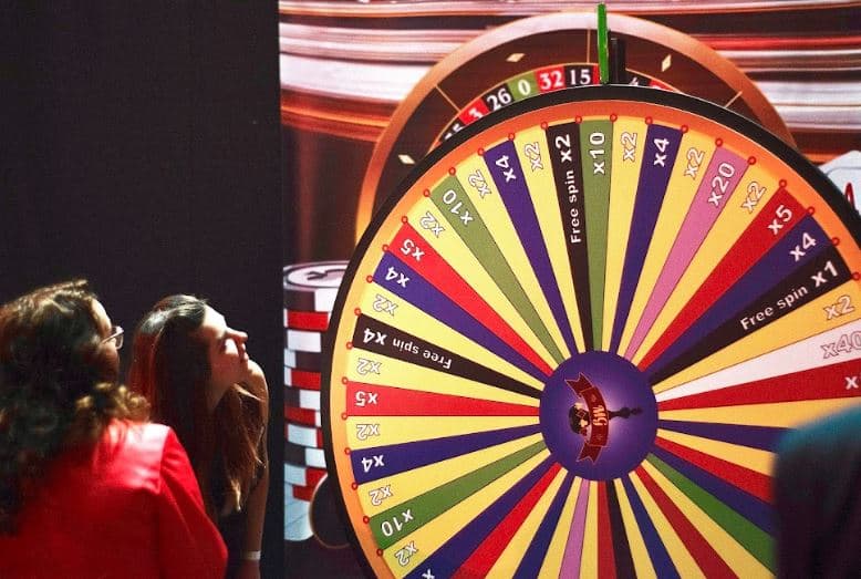 Laimes rats izstāžu zālē ĶĪPSALA