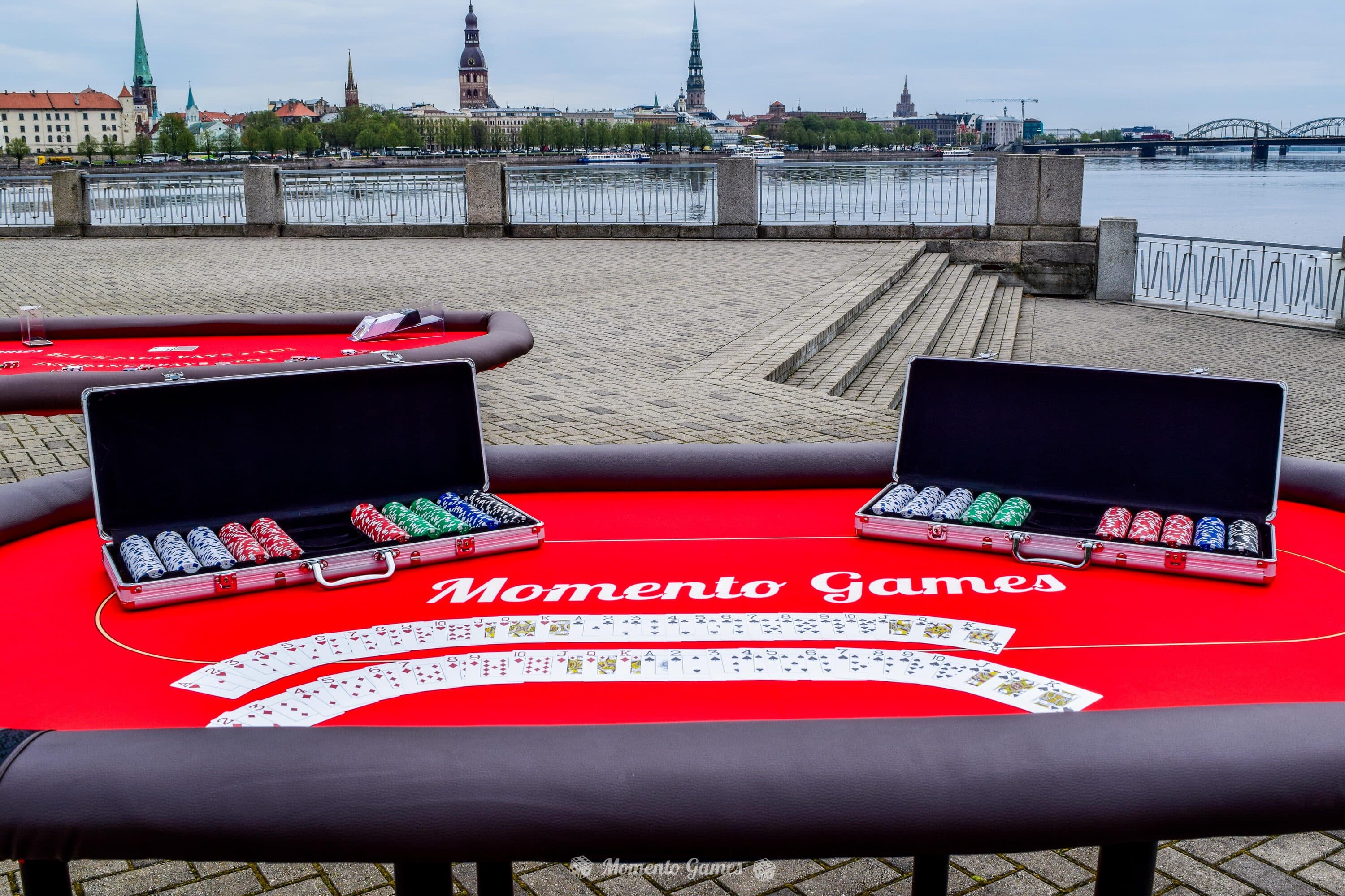 Pokera galdu noma Rīgā